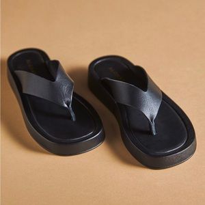 ALOHAS Black Platform Leather Thong Sandals